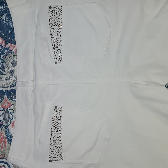 Chico's  Jeans - Picture 5 of 11